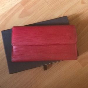 💯 percent authentic Louis Vuitton wallet.